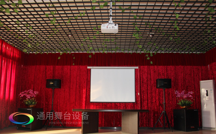 提升舞臺演出效果！舞臺幕布顏色搭配常用色——紅、黃、墨綠三原色